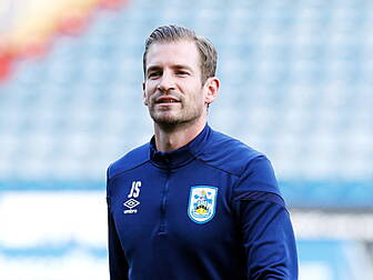 Huddersfield Town sack Jan Sie...